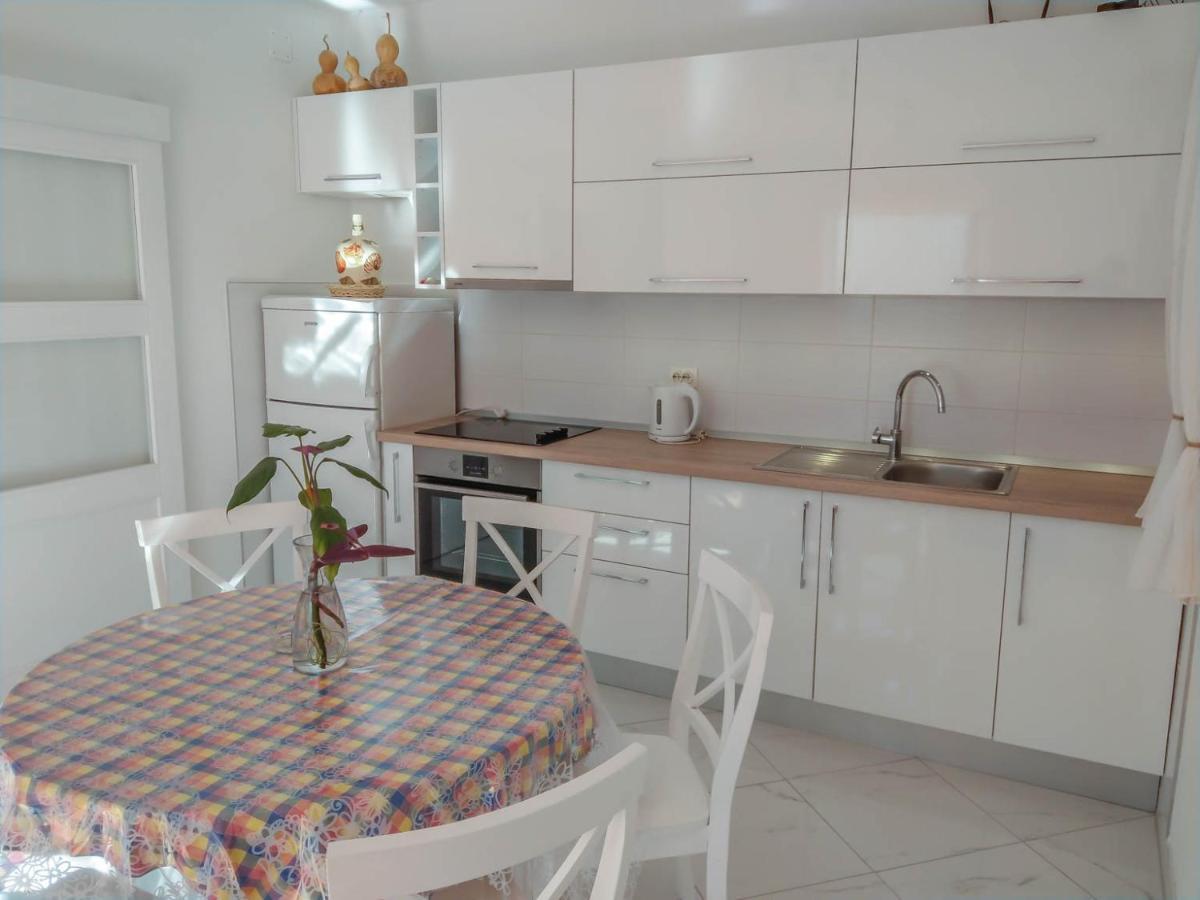 Apartman Riva K Podgora Exterior foto